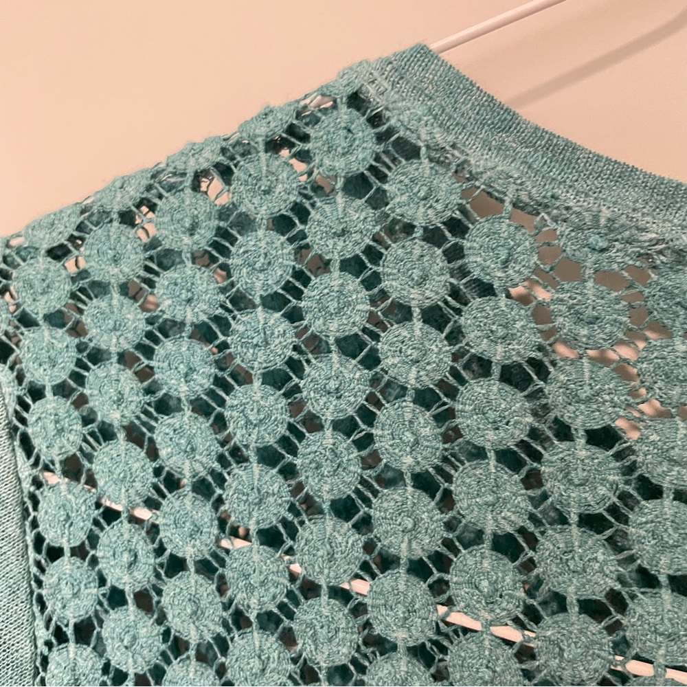 AKEMI + KIN x ANTHROPOLOGIE Amis Yoke Linen Top in Teal - Picture 7 of 9